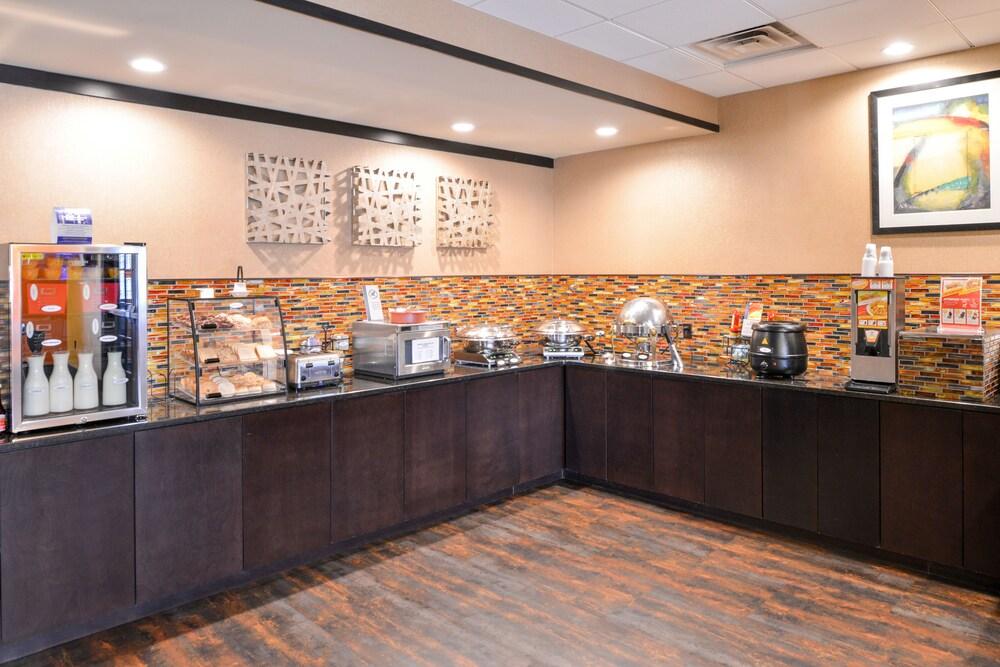 贝斯特韦斯特Plus中西部酒店 奥马哈 外观 照片