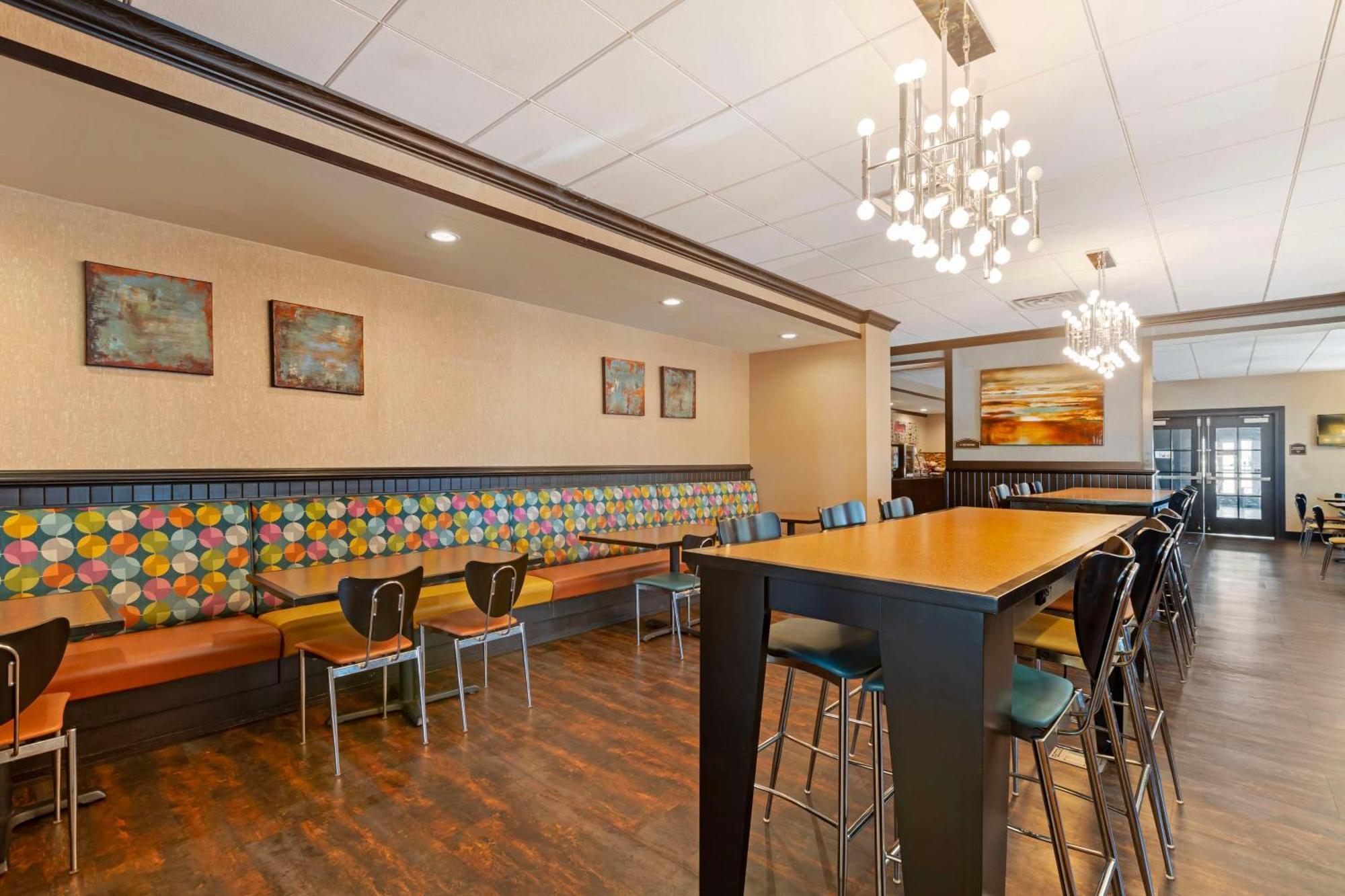 贝斯特韦斯特Plus中西部酒店 奥马哈 外观 照片